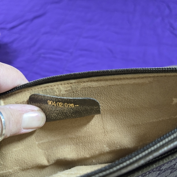 VINTAGE GUCCI MONOGRAM GG SUPREME SHERRY LINE CROSSBODY - Picture 5 of 8